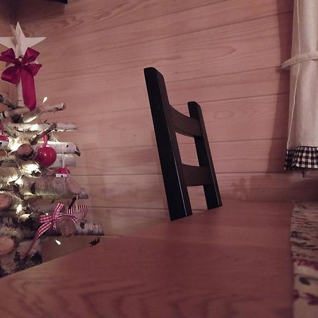 Vodenica Vrelo Chalets Vrelo Korenicko Номер фото