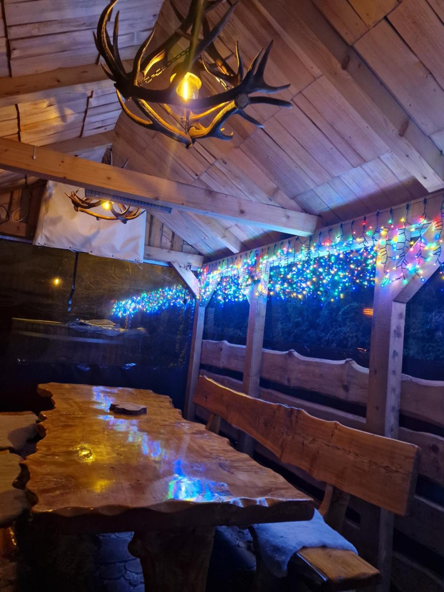 Vodenica Vrelo Chalets Vrelo Korenicko Номер фото